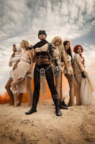 Women costume sand guns man - a group of women free wallpaper for mobile