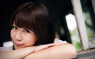 Woman arms crossed smiling looking - sakimichan free wallpaper