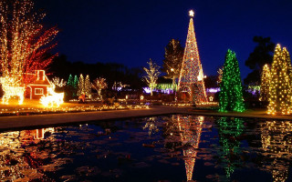 Christmas lights pond reflection cityscape - christmas free wallpaper for desktop