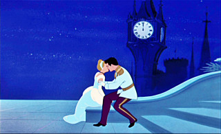 Man woman kissing clock tower - a clock tower free wallpaper