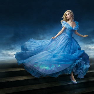 Woman blue dress walking steps - a blue dress free wallpaper for tablet