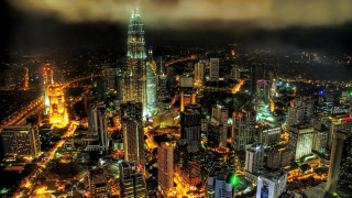 City night lights clouds sky - free city wallpaper for desktop