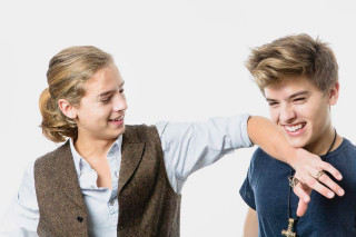 Smiling man woman touching hands - perfect face free wallpaper for desktop