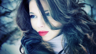 Woman long hair red lipstick 21 - red lipstick free wallpaper