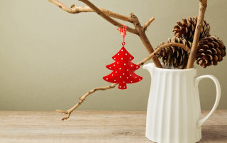 White vase red ornament christmas - side next free wallpaper