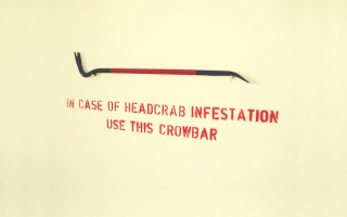 Headrab infestation crowbar use sign - temporary free wallpaper