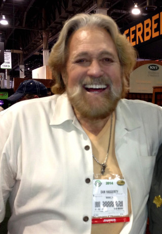 Man beard white shirt smiling - a beard free wallpaper for mobile