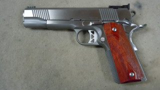 Gun wooden barrel concrete metal - a wooden barrel free wallpaper