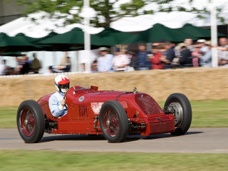 Man redracecar crowd greenumbrella artsandcrafts - a man driving free wallpaper