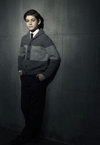 Young boy sweater tie hands - his hip free wallpaper for mobile