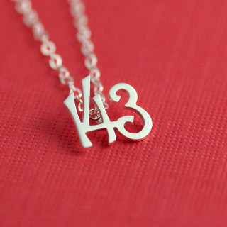 Silver necklace number 43 red - free hearts wallpaper for tablet