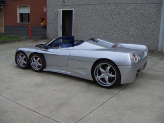 Silver sports car red door - a black top free wallpaper for desktop