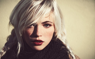 Woman long white hair scarf 3 - a red lip free wallpaper