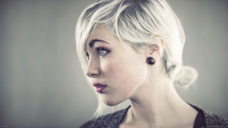 Woman messy bun black white - white hair free wallpaper for desktop