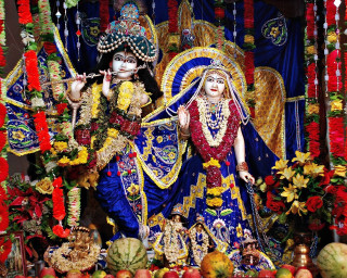 Statue woman man fruit flowers - decoration free wallpaper