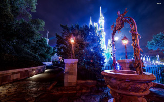 Fountain park night castle lights - magical atmosphere free wallpaper