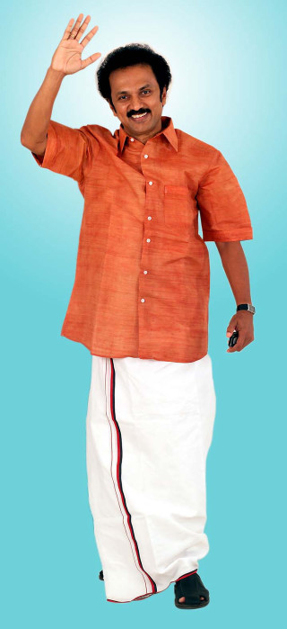 Man red shirt white pants - white pants free wallpaper