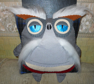 Stuffed blue nose couch pillow - detail free wallpaper for tablet