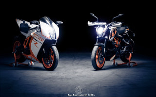 Motorcycles parked dark room lights - two motorcycle free wallpaper for desktop