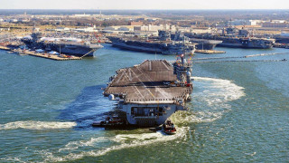 Large ship tugboat background cityscape - larger free wallpaper