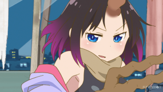 Woman blue eyes holding snake - a city in the background free wallpaper for desktop