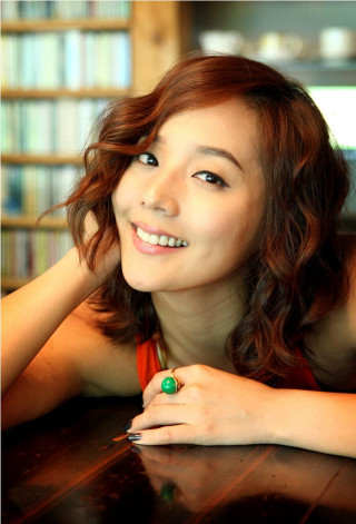 Red haired woman smiling table - byeon sangbyeok free wallpaper for mobile