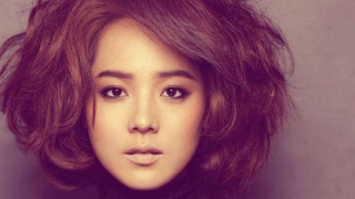 Woman brownshort hair blackshirt photorealistic - choi buk free wallpaper