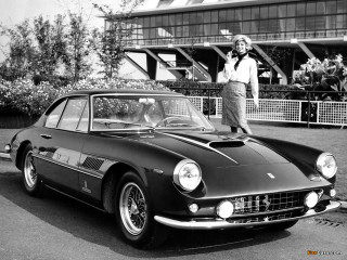 Man standing car building woman - vintage free wallpaper