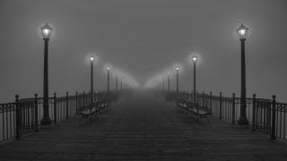Foggy night pier bench streetlamp - a foggy night free wallpaper