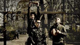 Three men fence basketball hoop - a fence free wallpaper for desktop