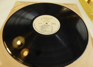 Record player case table background - a record player free wallpaper