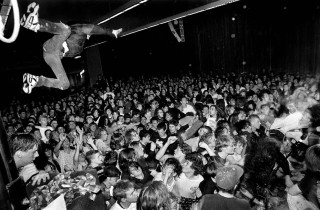 Man skateboard air crowd concert - andrew boog faithfull free wallpaper