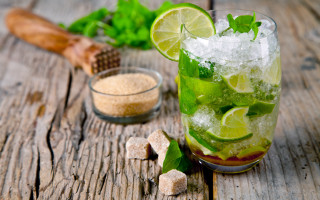 Mojito tea limes sugar wooden - a wooden spoon free wallpaper for desktop