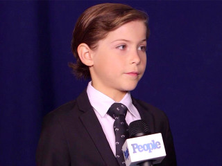 Young boy suit tie microphone - ben zoeller free wallpaper
