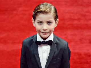 Young boy tuxedo bow tie 3 - area free wallpaper