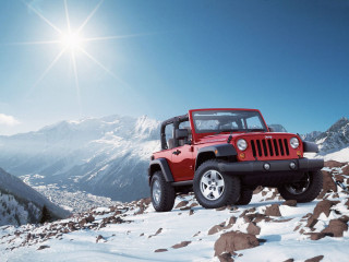 Red jeep snowy mountain sunshine - christopher moeller free wallpaper