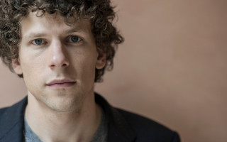 Man curly hair serious look - erwin bowien free wallpaper