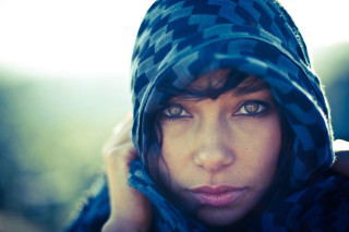 Woman blue scarf covered eyes - a blue scarf free wallpaper