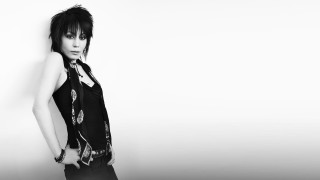 Gothic blackhaired woman bangle lips - photo free wallpaper