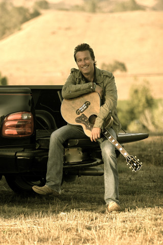 Man truck guitar smiling camera - quito school free wallpaper for mobile