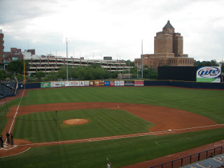 Baseball field building people watching - a baseball field free wallpaper
