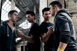 Group men room window ceiling - bernie d’andrea free wallpaper