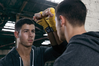 Man haircut gym yellow glove - brian fies free wallpaper
