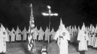 Group people flag pole crowd - a crowd of people free wallpaper