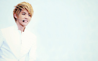 Man headset smiling white shirt - chen jiru free wallpaper for desktop