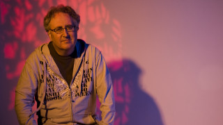 Man hoodie red light shadow - michael kaluta free wallpaper