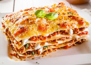 Lasagna stack plate sauce basil - a plate free wallpaper