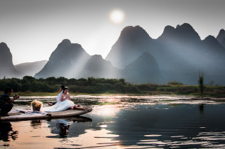 Bride groom raft water mountains - a raft free wallpaper
