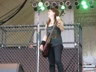 Woman stage guitar microphone performance - leesha hannigan free wallpaper