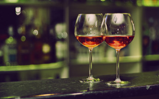 Two glasses of wine on - two glass of wine free wallpaper for desktop